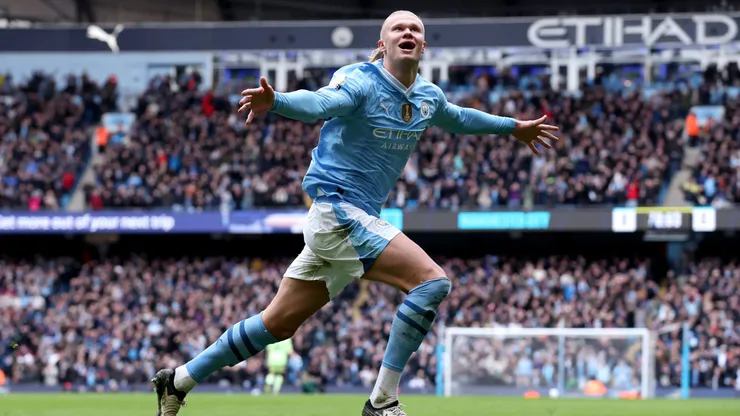 Erling Haaland marcó su primer gol en el 2024 para dejar al Manchester City en la cima.