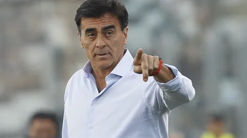 Gustavo Quinteros consiguió su primer triunfo oficial al mando de Vélez.