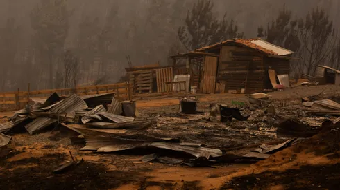 Estragos que dejaron incendios forestales en diversos sectores de Santa Juana, Región del Biobío, Chile.