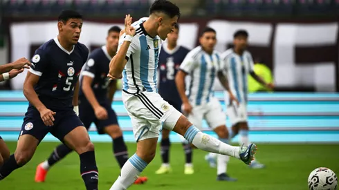Solari frente a Paraguay en el empate 2-2 entre ambos