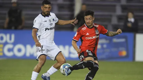 Cristián Zavala en acción durante un partido amistoso en Uruguay.