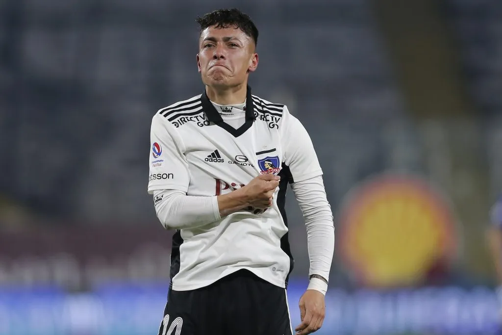 Así celebró Cristián Zavala el gol que le anotó a Huachipato, el único oficial que tiene por Colo Colo. (Marcelo Hernández/Photosport).