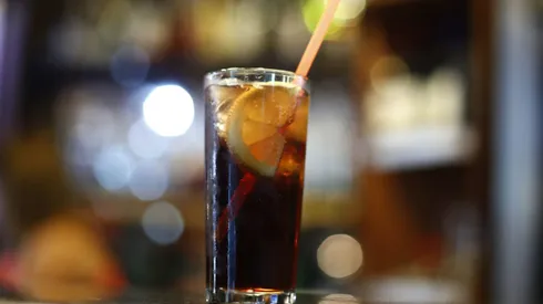 Desde el año 2003 el 8 de febrero se celebra en todo Chile el Dia de la Piscola, fecha que conmemora al trago que combina pisco y bebida cola.