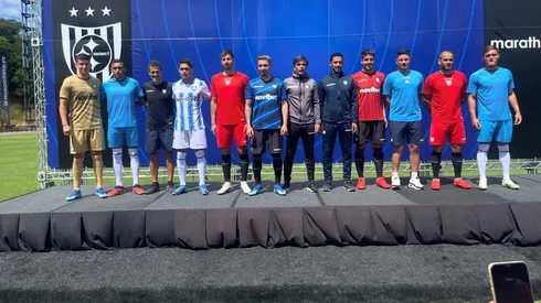 Las nuevas camisetas de Huachipato.