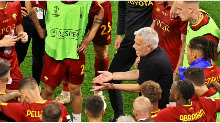 Mou se fue con escándalo y duras acusaciones de la Roma.