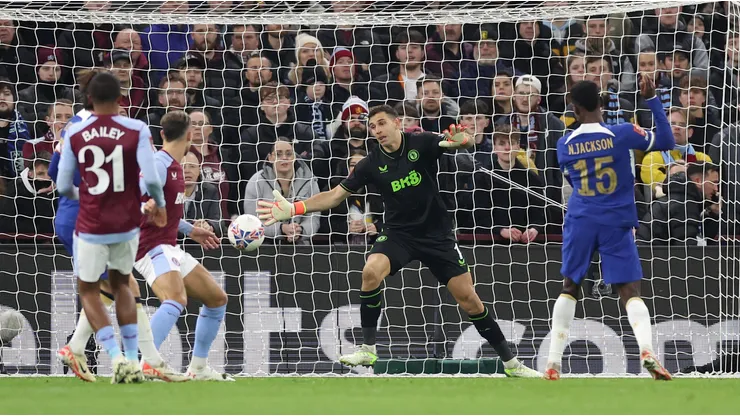 Emiliano Martínez humillado en derrota de Aston Villa por FA Cup.