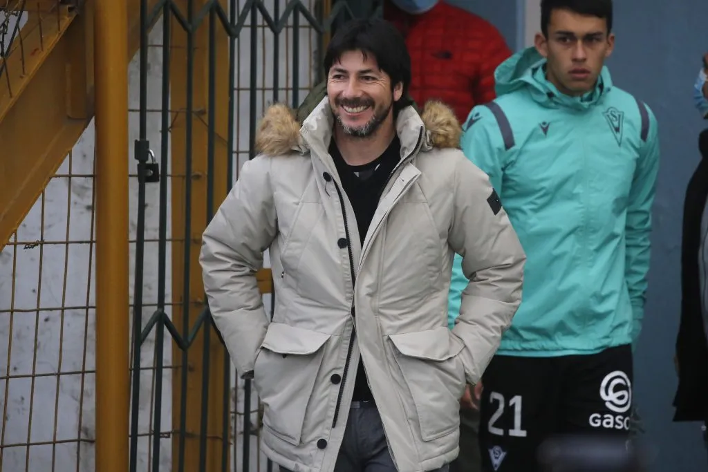 Jaime Valdés recuerda con alegría sus primeros pasos en el fútbol profesional. (Jonnathan Oyarzun/Photosport).