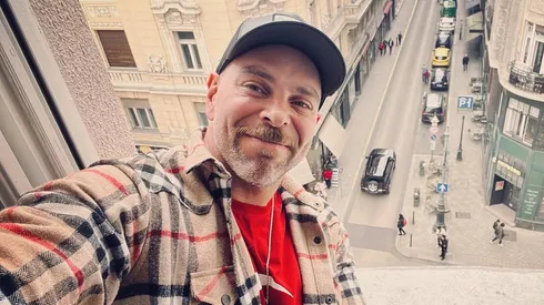 El periodista en el marco del Funeral de Estado fue agredido por una seguidora del expresidente Sebastián Piñera.