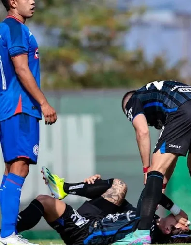 Montecinos sufre por su lesión