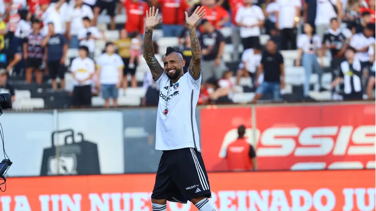 Vidal estrenará la nueva camiseta de Colo Colo ante Huachipato y luego la subastará