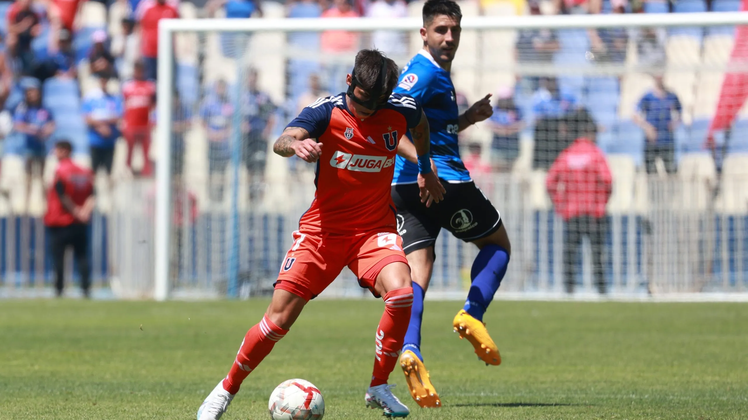 Al estilo de Osimhen: El enmascarado Guerrero de la U (Photosport)