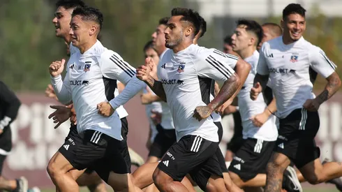 Colo Colo entrenó este lunes con todas sus figuras a disposición.