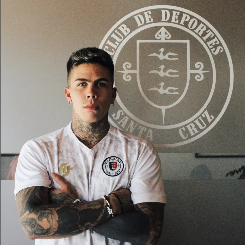 Diego González es delantero y llega desde La Luz de Uruguay, su país natal. (Foto: Deportes Santa Cruz).