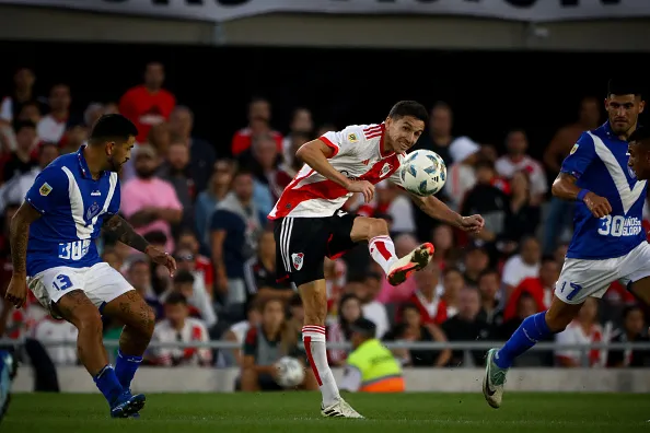 River masacró  al Vélez de Gustavo Quinteros.