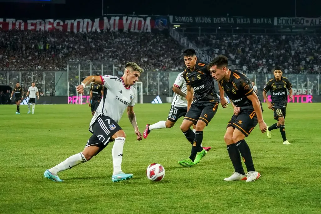 Carlos Palacios podría partir tras ser uno de los mejores jugadores de Colo Colo en el 2023. | Foto: Guillermo Salazar.