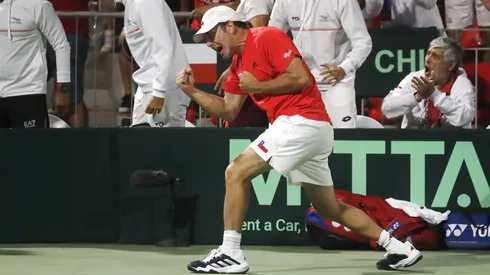 Nicolás Massú celebra el momento de Jarry. Foto: Photosport