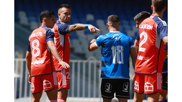 Matías Zaldivia fue amonestado en el empate ante Huachipato.