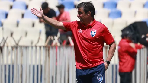 Javier Sanguinetti tuvo elogiosas palabras con el DT de Universidad de Chile y también con el flamante centrodelantero azul.