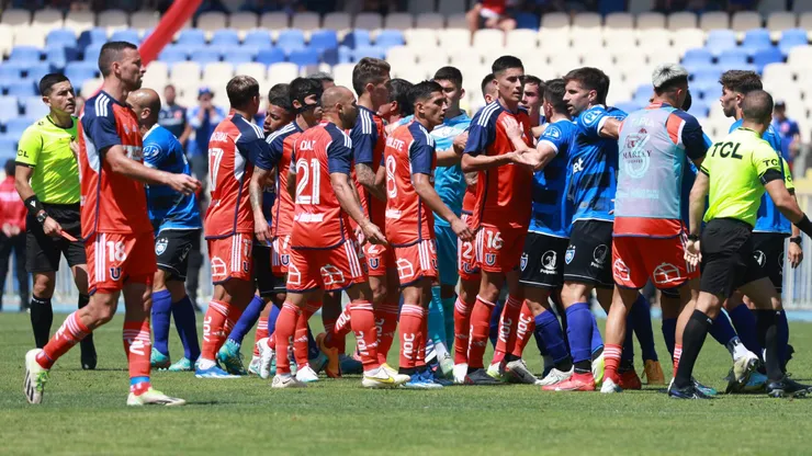 La imagen que grafica el partido entre la U. de Chile y Huachipato.