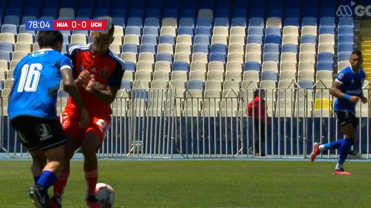 El foul de Leandro Fernández a Brea. (Captura Mega Go).