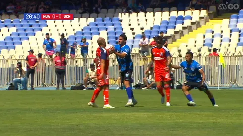 Carepato tuvo un pleito con Montes en el amistoso de la U y Huachipato.