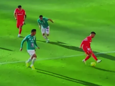 Jean Meneses a lo crack: pase-gol de taco al pollo de Bielsa