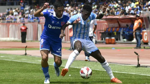 Yorman Zapata en acción ante Universidad de Chile. Dejó Magallanes para jugar en Argentina.