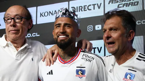 Arturo Vidal fue presentado con bombos y platillos en Colo Colo.