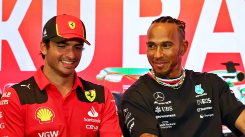 Hamilton llegaría para ocupar el lugar del español Carlos Sainz.