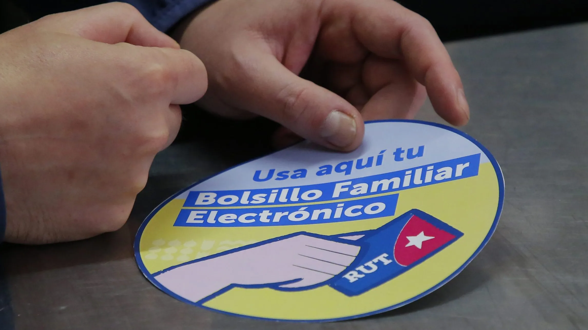 El Bolsillo Familiar Electrónico se puede utilizar en comercios del rubro alimenticio que cuenten con máquina de pago con tarjeta, como supermercados, almacenes, minimarket, ferias libres, entre otros. (Foto: Marcelo Hernandez-Aton Chile)