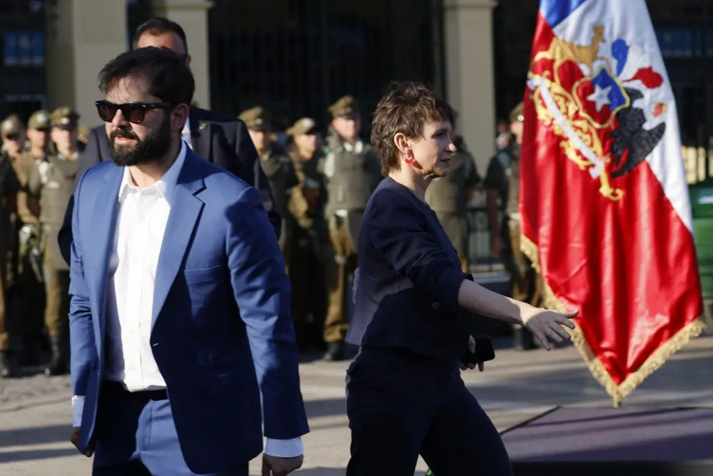 Santiago, 1 de febrero de 2024
El Presidente de la Republica, Gabriel Boric, junto a la ministra del Interior, Carolina Toha, encabeza anuncio de fortalecimiento de medidas de control del Plan Calles Sin Violencia. La actividad se desarrolla en el frontis de la Estacion Central.

Dragomir Yankovic/Aton Chile