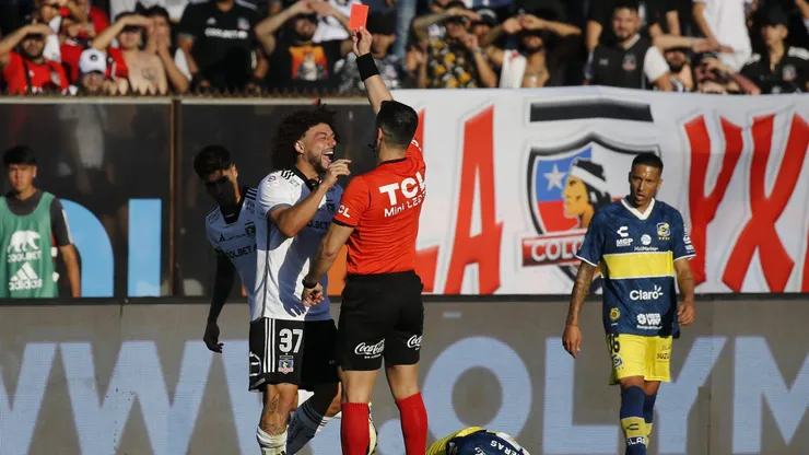 La polémica expulsión de Falcón ante Everton.