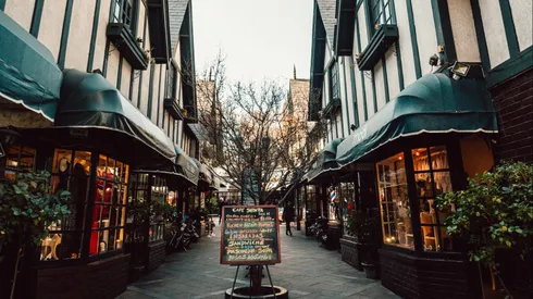 Paseo Santa Magdalena, en providencia, Chile.