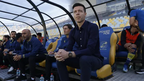 Esteban Solari va a tener muchos problemas para armar el equipo titular ante Unión- Foto: Photosport