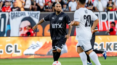 Arturo Vidal jugó en la despedida de Jaime Valdés y ahora quedó fuera del partido ante Everton.