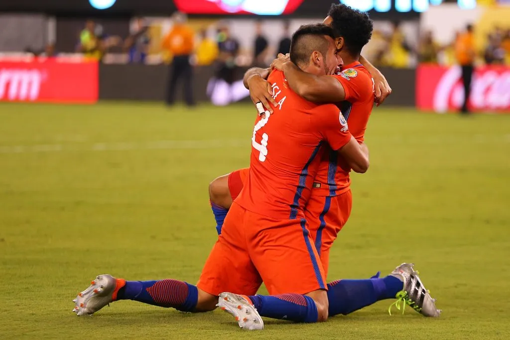 Jean Beausejour aseguró que no existe ningún lateral en Chile que pueda hacer un trabajo como el de Mauricio Isla. Foto: Photosport.