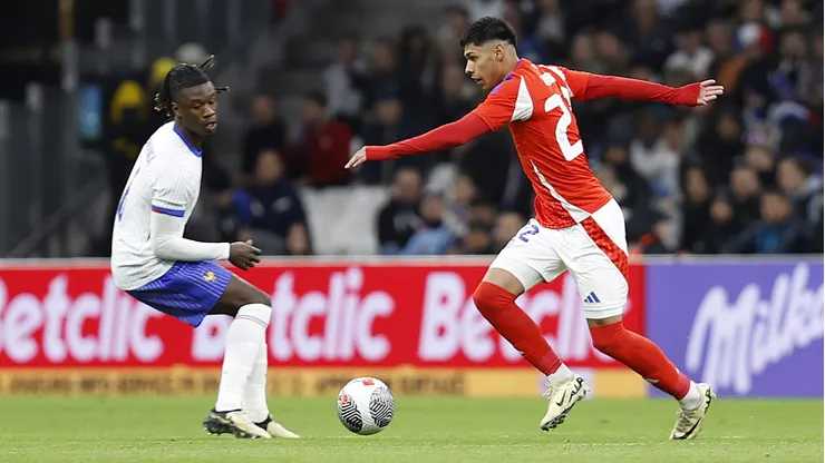 Darío Osorio enfrenta la marca de Eduardo Camavinga.
