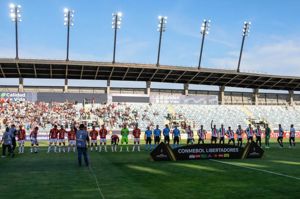 Los árabes tampoco tienen autorizado el estadio La Cisterna. Foto: Byron Perez /Photosport