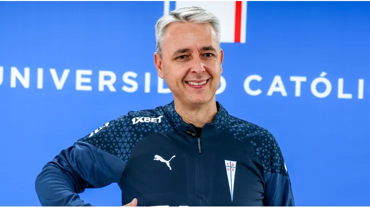 Tiago Nunes vivió su primer día como DT de la UC.