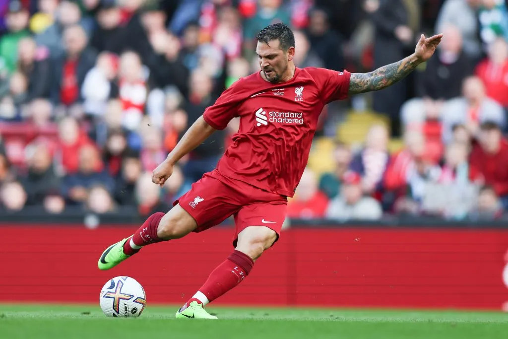 Mark González en acción por el equipo de leyendas del Liverpool de Inglaterra. (Ian Kruger/Getty Images).