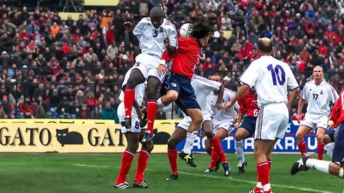 Chile le ganó a los franceses campeones del mundo en 2001.