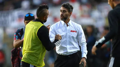 Valdivia en su faceta de comentarista junto a Arturo Vidal.