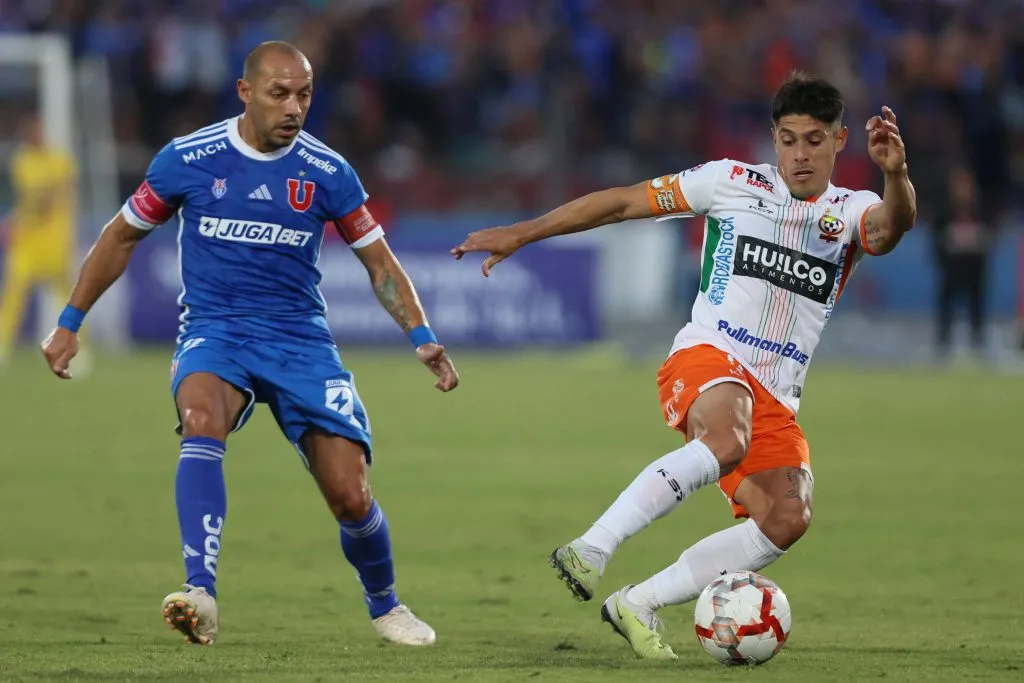 Díaz preocupa en la U por su bajón en el medio campo (Foto: Dragomir Yankovic/Photosport)