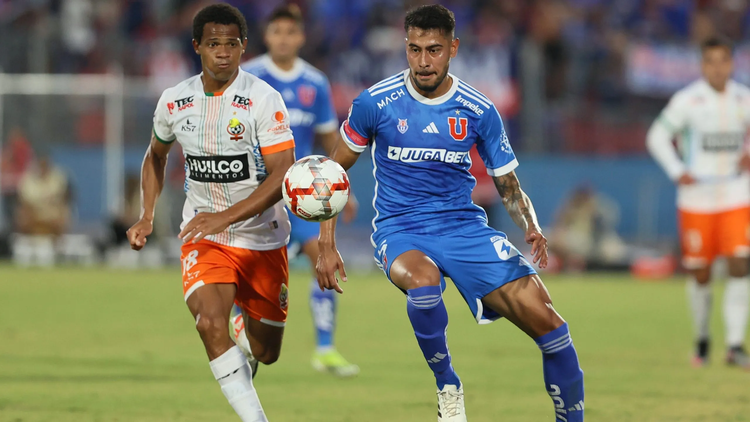 Emmanuel Ojeda acepta su error en la defensa. Foto: Dragomir Yankovic/Photosport