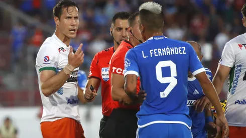 Leandro Fernández fue amonestado en el partido.