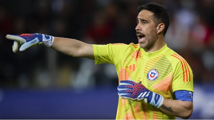 El portero del Real Betis planea volver a Chile pero no a Colo Colo