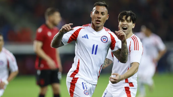 Eduardo Vargas volvió con gol a la Selección de Chile.