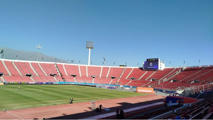Universidad de Chile juega su tercer partido en el Estadio Nacional.