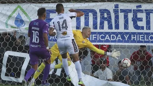 Campos debutó con una derrota en San Antonio Unido