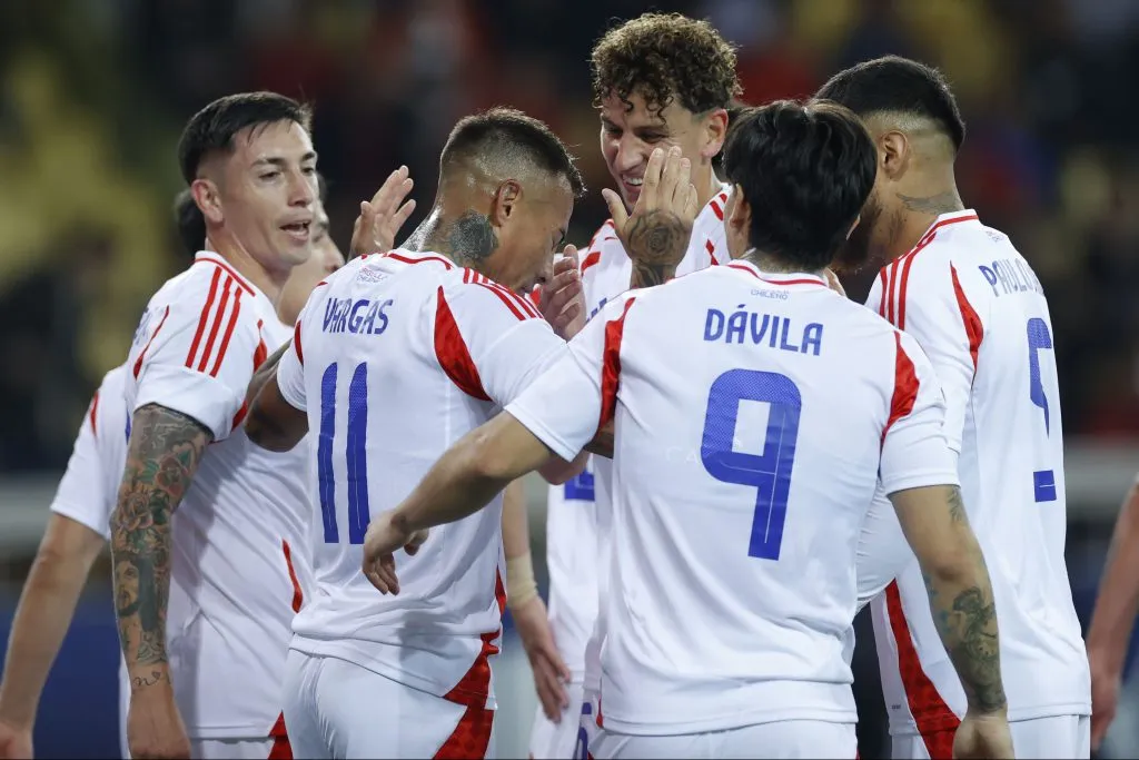 Lichnovsky y la nueva selección chilena a espera de Francia.